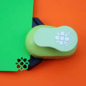 Perforatrice angle dentelle pour cartes et photos