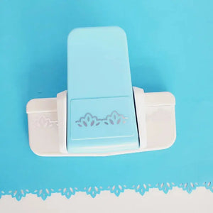 Bordure festonnée ajourée réalisée à la perforatrice de scrapbooking