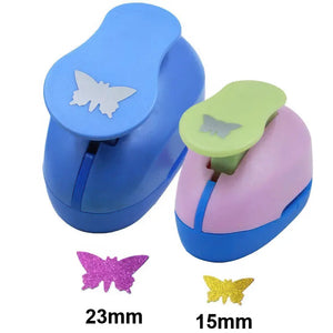 Perforatrice Mini Formes Fantaisie en situation sur une page de scrapbooking