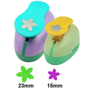 Assortiment de mini-formes en papier découpées à la perforatrice