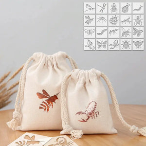 Pochoir insecte appliqué sur petits sacs coton, motif abeille et scorpion peints en orange