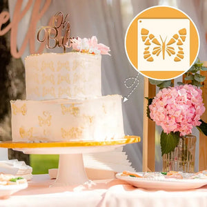 Pochoir Papillons appliqué en doré sur gâteau de baby shower
