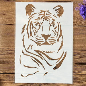 Pochoir tigre tête de face détails rayures, fond bois clair avec branche fleurie en accent