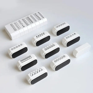 Tampon scrapbooking pour carnet créatif, plusieurs tampons de notation alignés