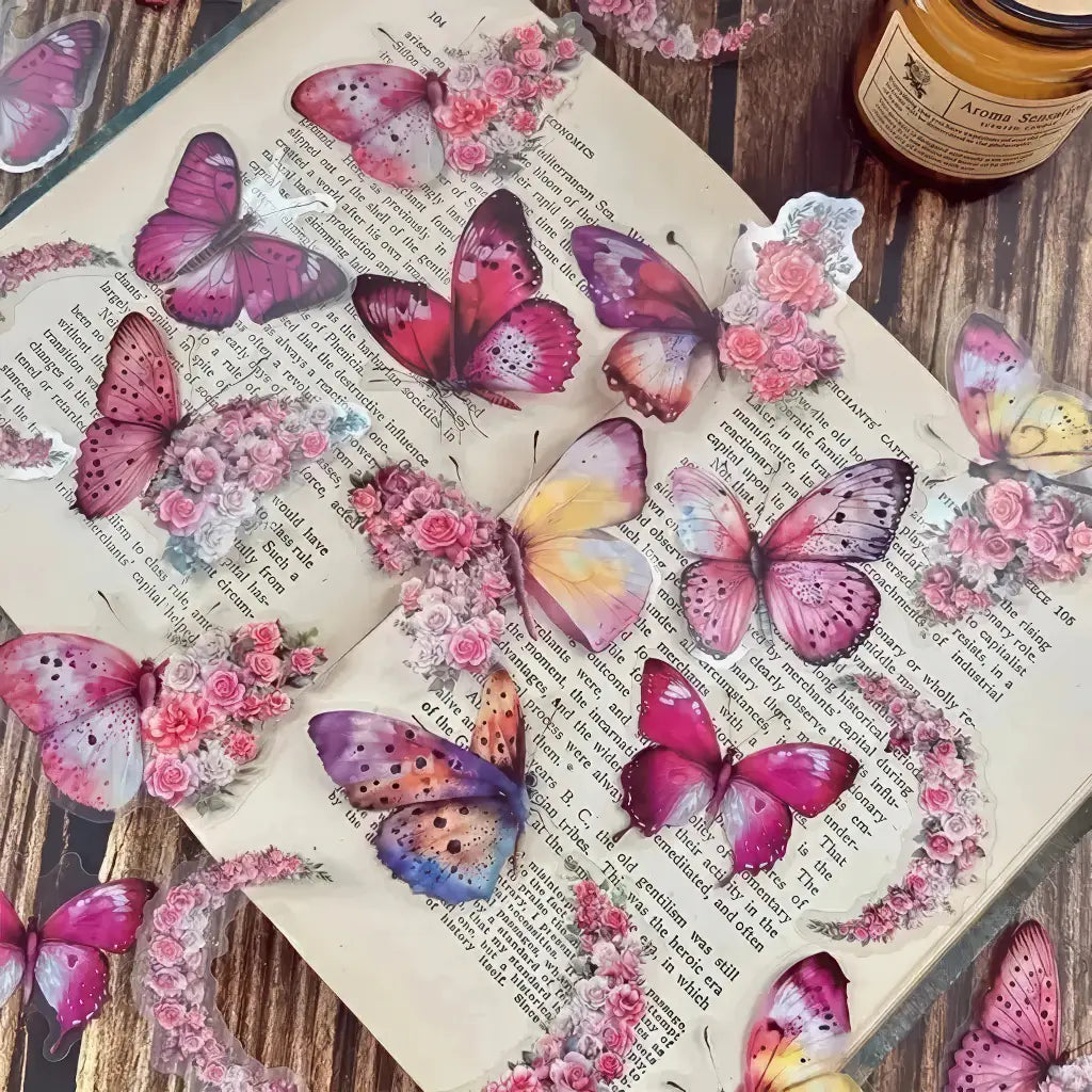 Autocollant scrapbooking vintage rose : papillons et fleurs roses sur film transparent