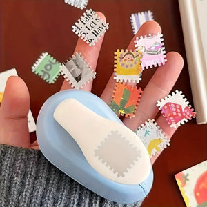 Timbres dentelés découpés à la perforatrice pour embellir un carnet