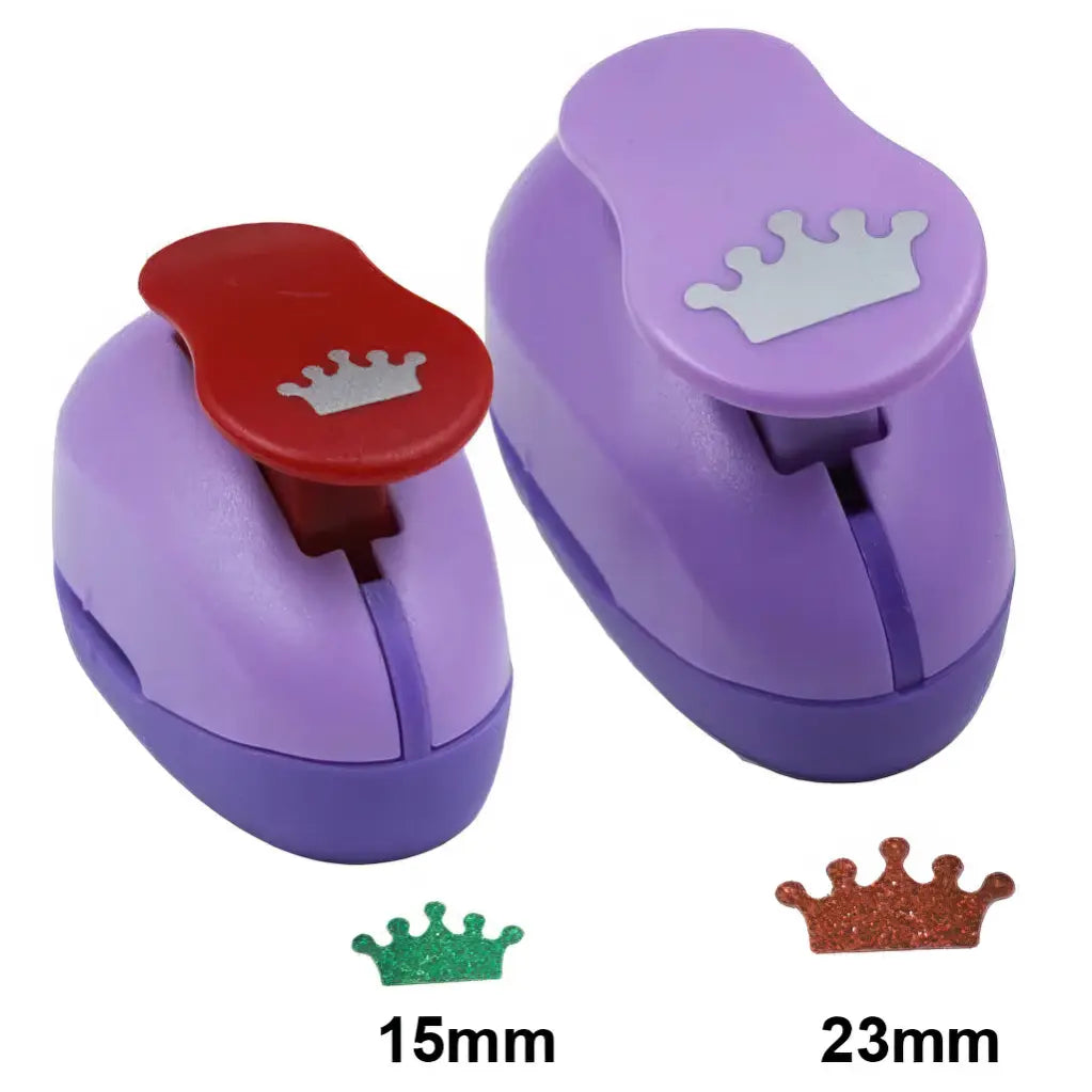 Perforatrice Mini Formes Fantaisie en situation sur une page de scrapbooking
