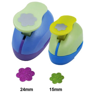 Perforatrice Mini Formes Fantaisie et ses découpes en papier