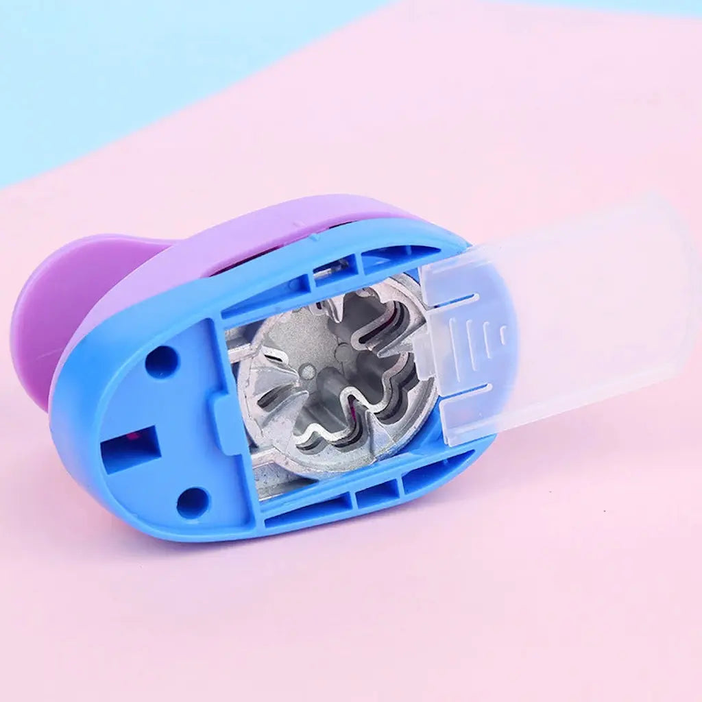 Fleur en papier découpée à la perforatrice de scrapbooking