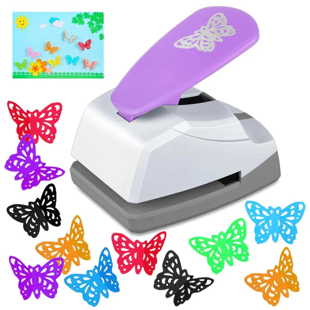 Papillon ajouré très détaillé découpé à la perforatrice de scrapbooking