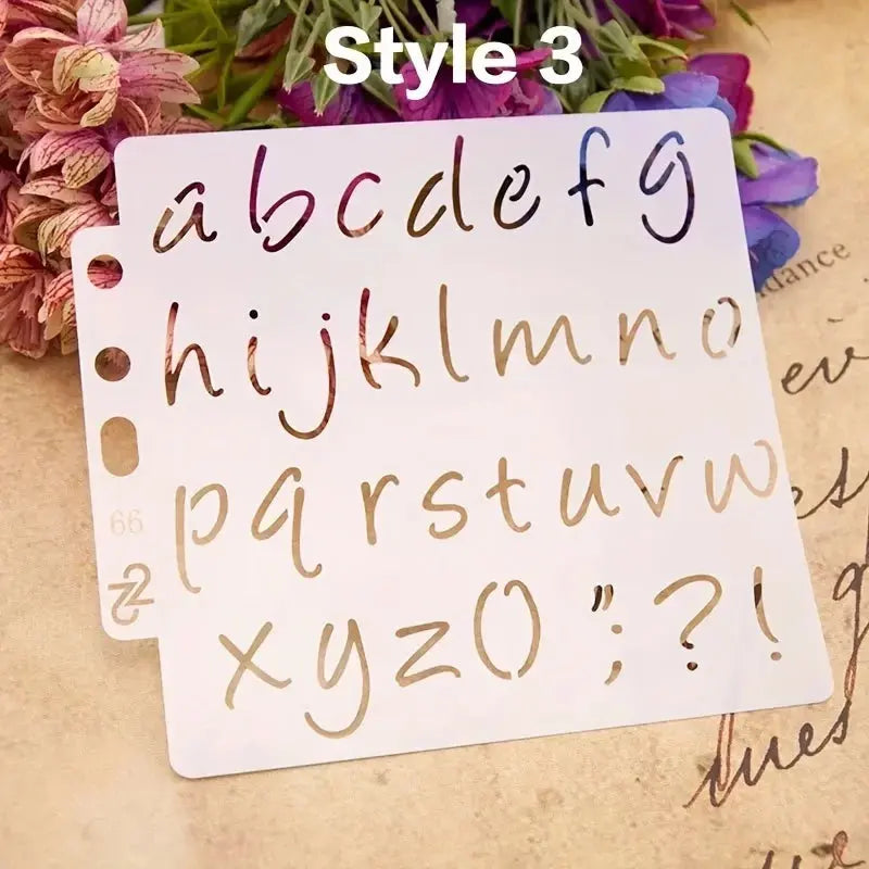 Pochoir alphabet Style 3 minuscules cursives, lettres et ponctuation sur fond fleurs sépia