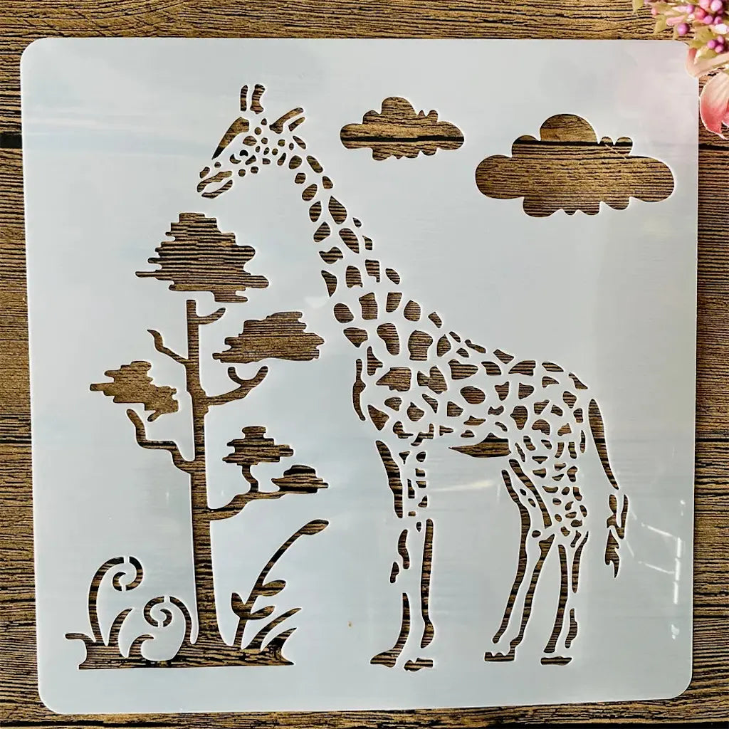 Pochoir girafe sous arbre stylisé avec nuages pour scrapbooking safari et carnet de voyage