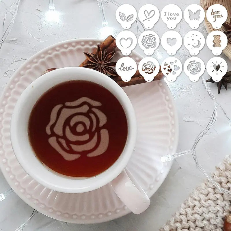 Pochoir Café rose peint sur boisson au thé chaud