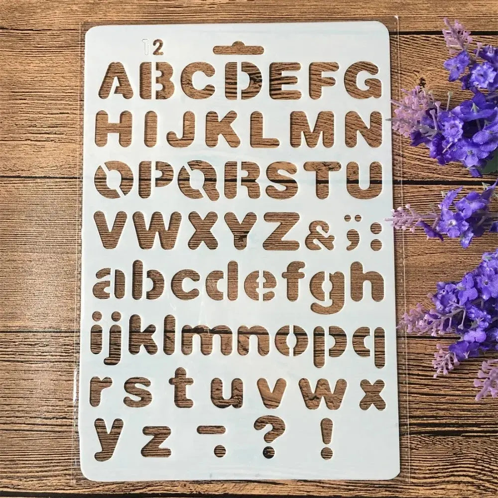 Pochoir grande lettre alphabet planche 2 police sans-serif, double casse et chiffres complets
