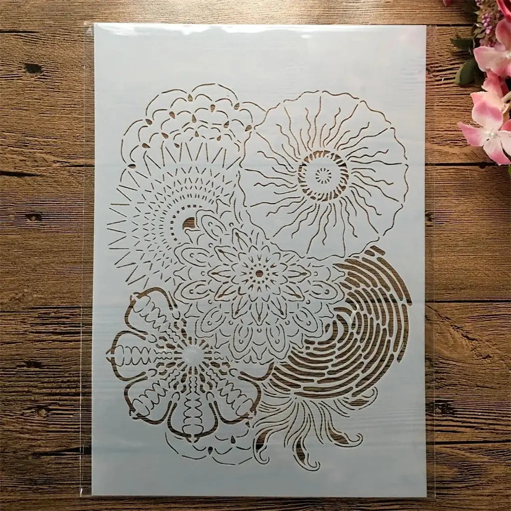 Pochoir mandala rond quatre rosaces florales assemblées, motifs dentelle ajourés sur bois