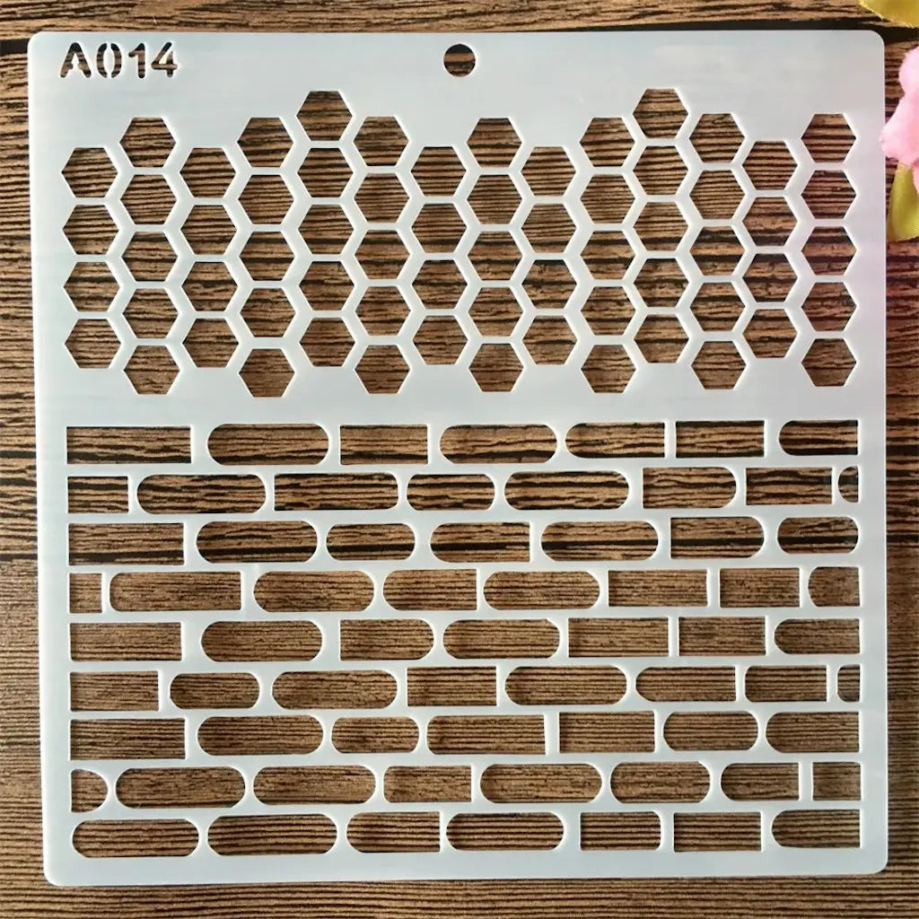 Double pochoir nid d'abeilles et briques pour fond architectural de scrapbooking