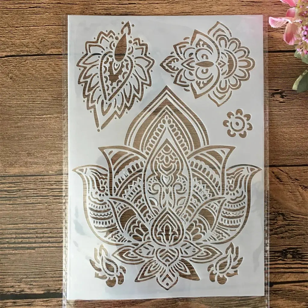 Pochoir nuage motif lotus mandala bohème, fleurs ornementales détaillées planche verticale