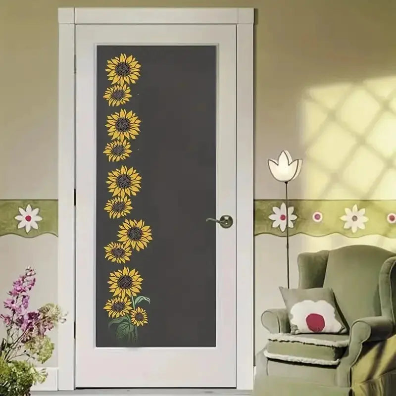 Pochoir tournesol guirlande verticale appliquée sur porte blanche, salon cosy fauteuil vert