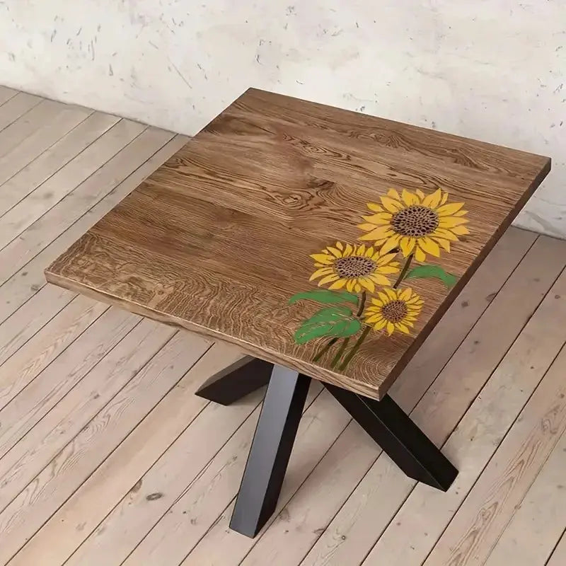 Pochoir tournesol appliqué sur plateau table bois foncé, motif coin avec feuillage vert
