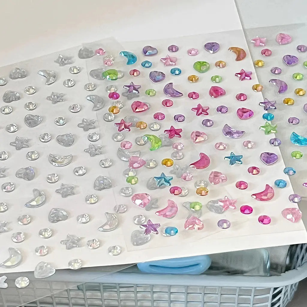Strass autocollants scrapbooking, 3 planches assorties : cristal, nacré et multicolore vif