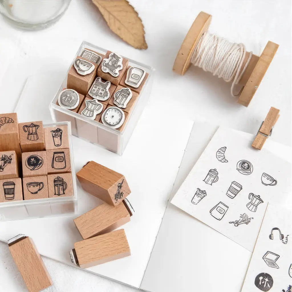 Tampons Cuisine scrapbooking en bois et empreintes des motifs café imprimées sur papier