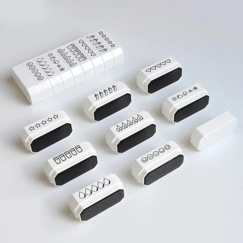 Tampon scrapbooking pour carnet créatif, plusieurs tampons de notation alignés